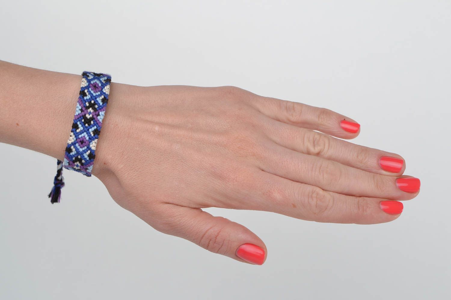 Bracelet en fils moulinés fait main multicolore à motif géométrique stylé photo 2