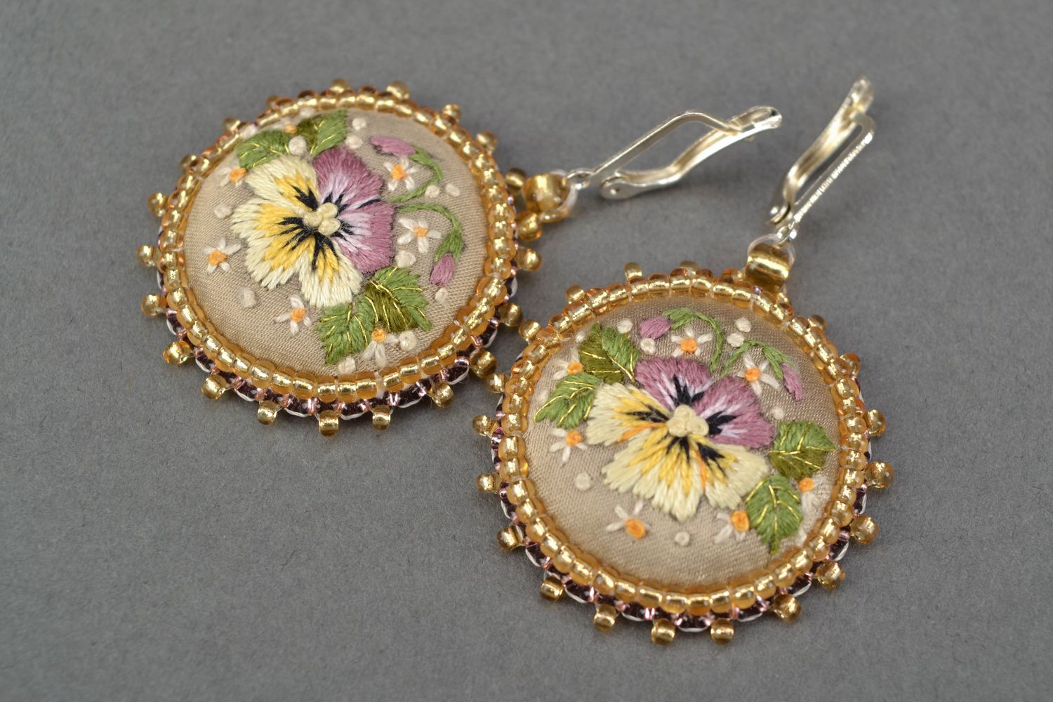 Round satin stitch embroidered earrings Pansies photo 4