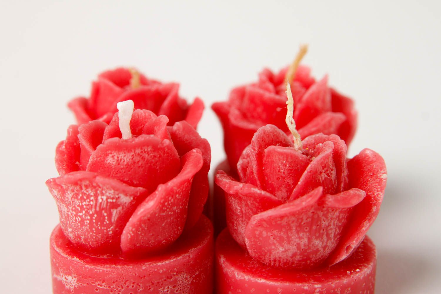 Парафиновые свечи 4 штуки свечи ручной работы красные розы красивые свечи фото 5