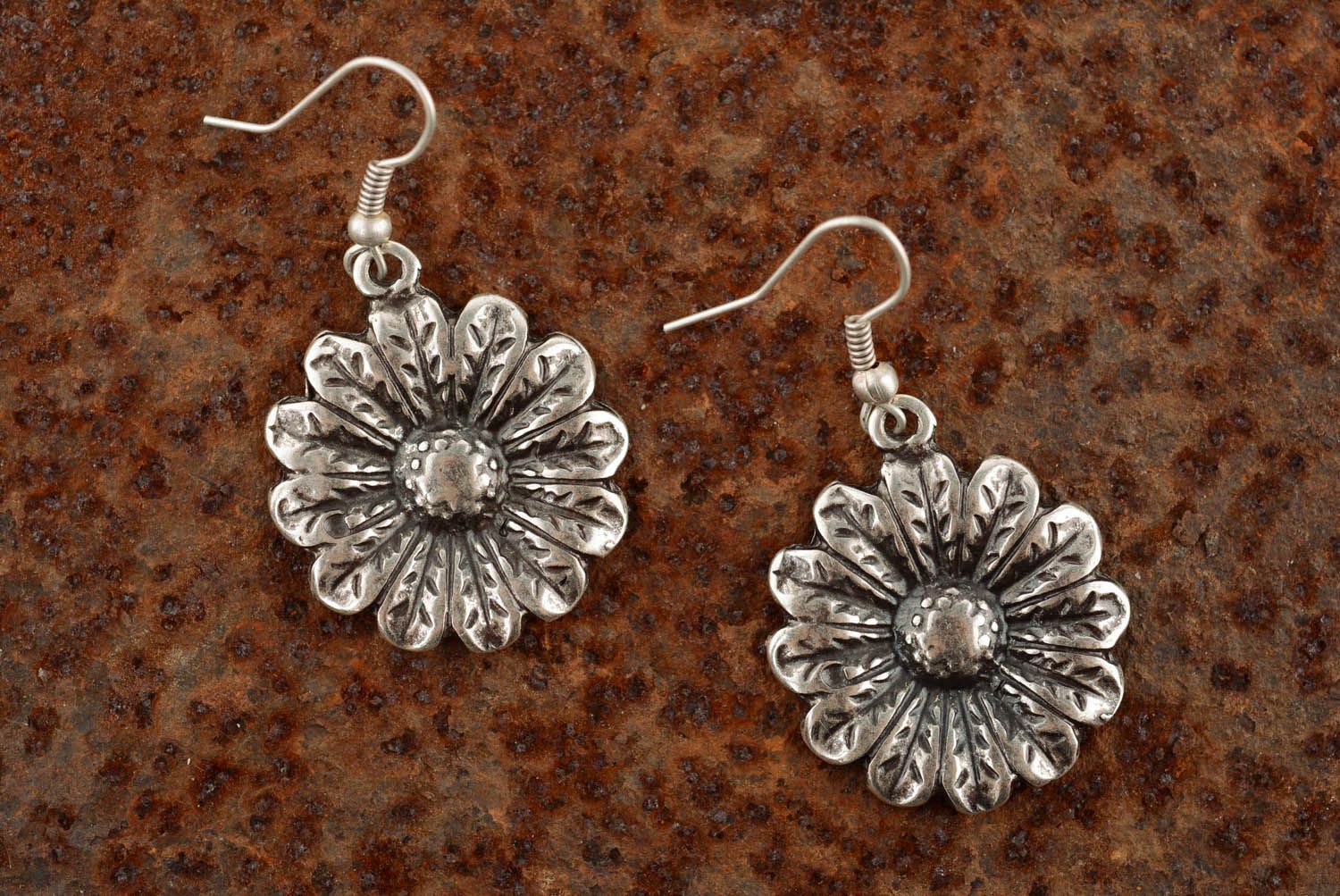 Metal earrings Camomiles photo 4