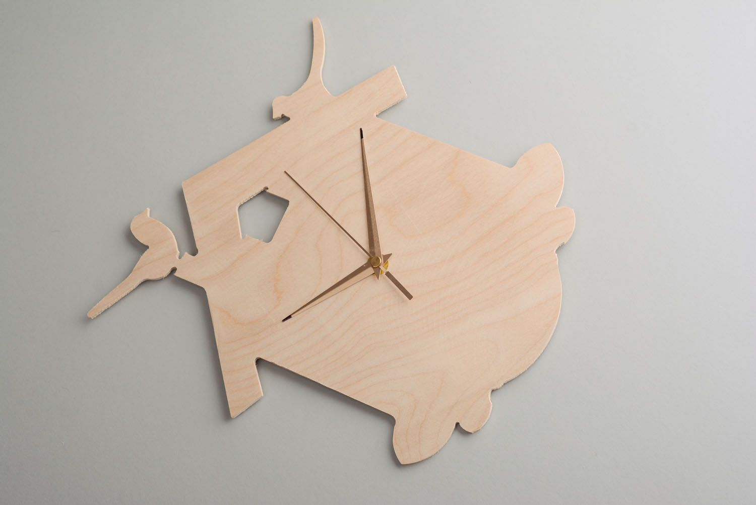 Forme en bois horloge faite main  photo 1