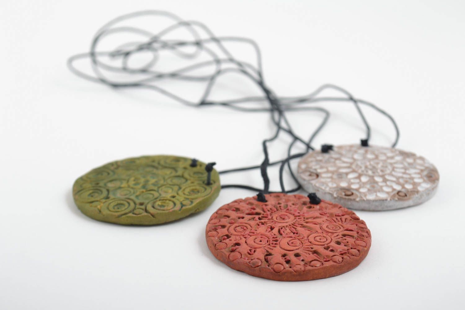Handmade Anhänger Set Ethno Schmuck Accessoires für Frauen 3 Stück aus Ton foto 4