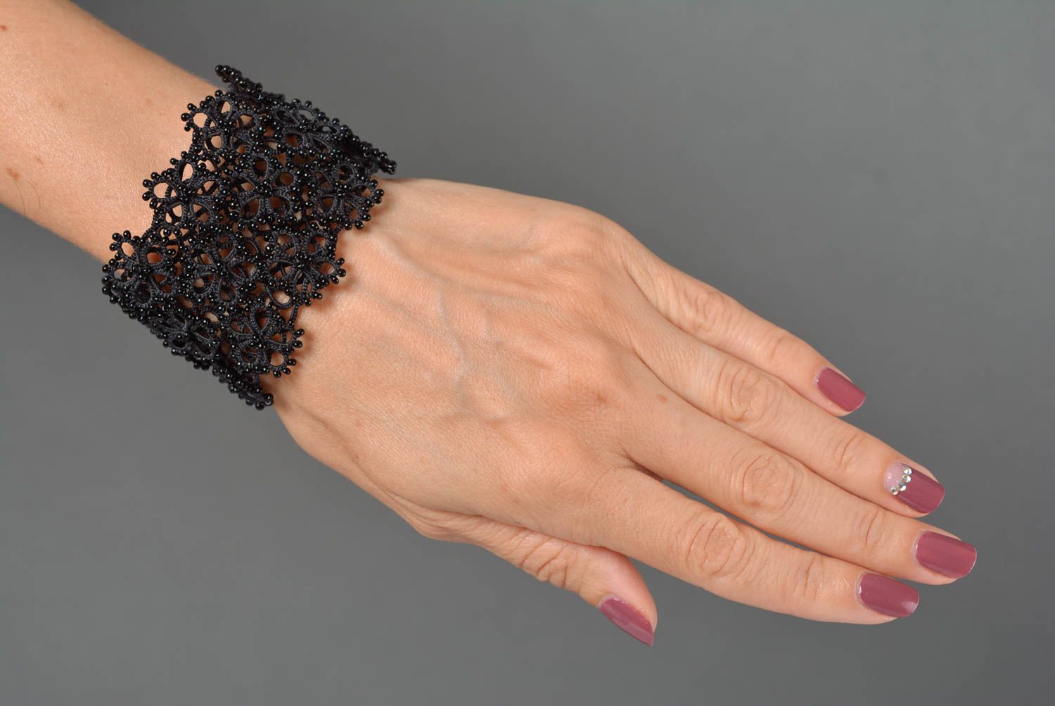 Bracelet textile Bijou fait main Accessoire femme ajouré original noir photo 3