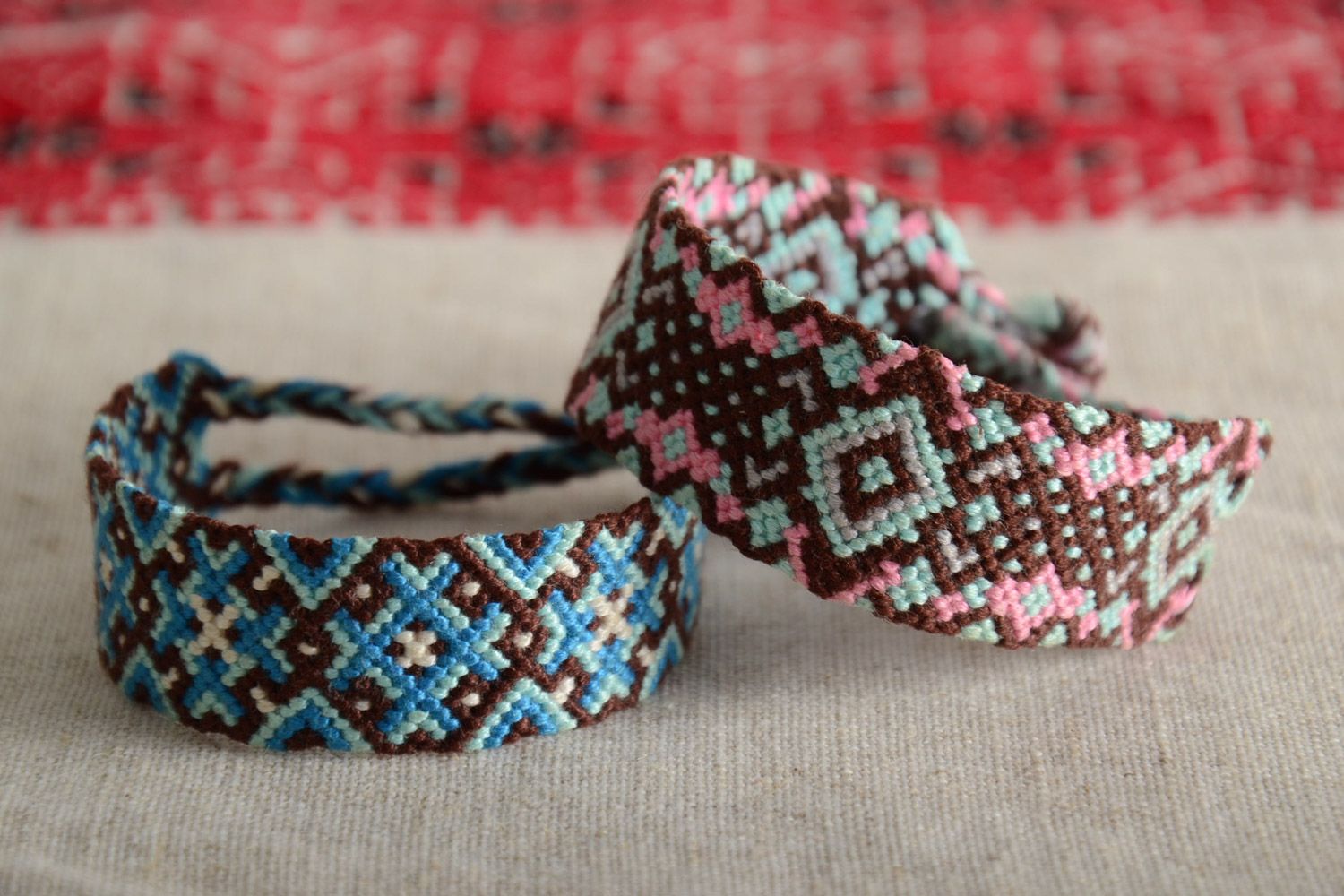 Set of 2 handmade friendship wrist bracelets woven of threads in ethnic style photo 1