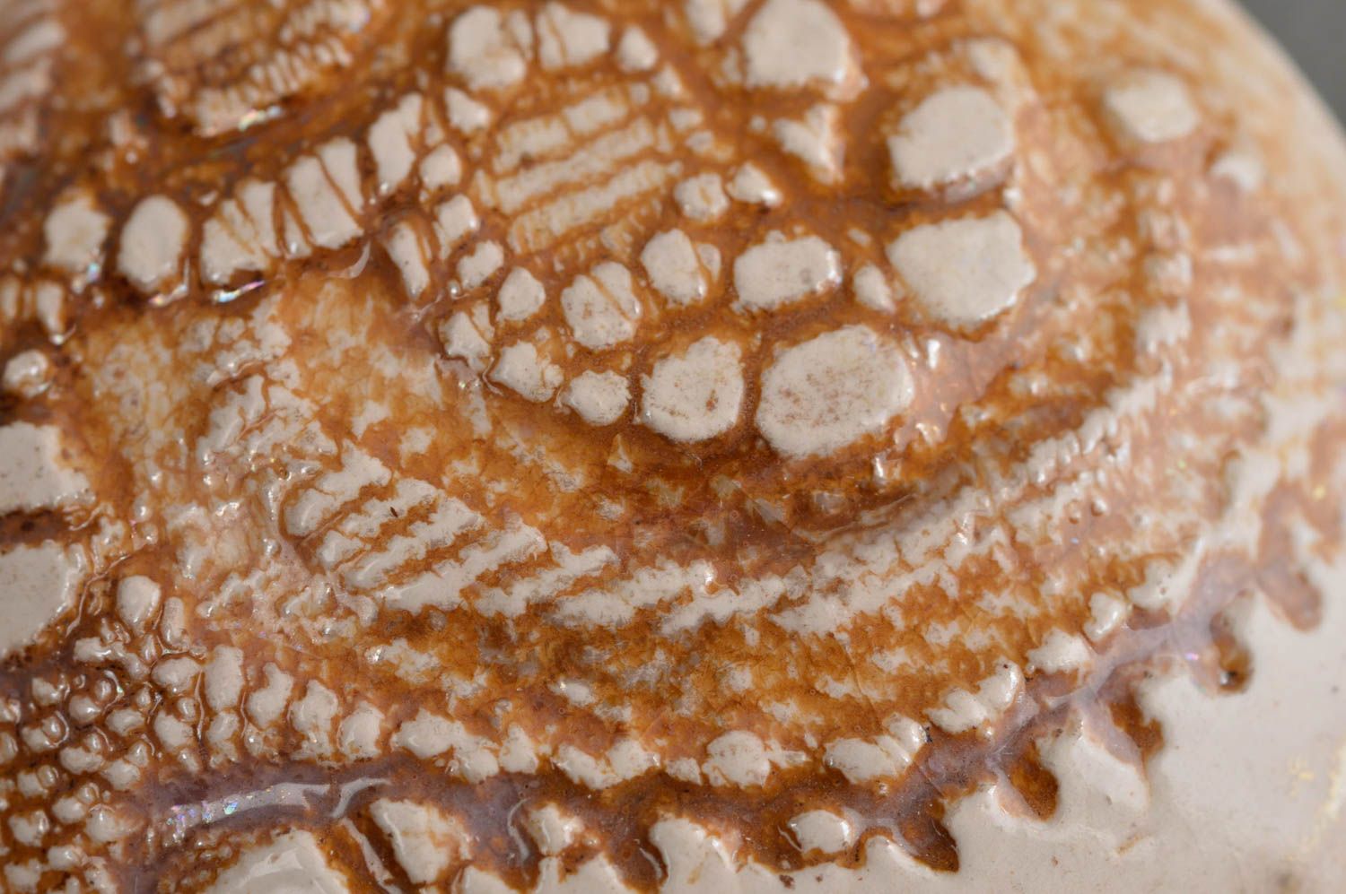 Grosse broche ronde en argile naturelle beige peinte de glaçure faite main photo 5