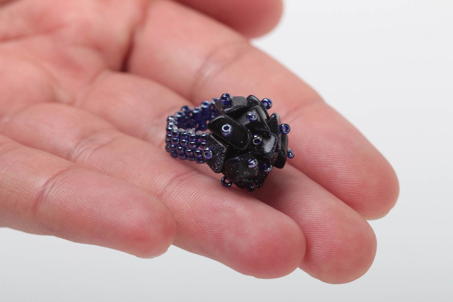 Кольцо из бисера с авантюрином фиолетовое детское и взрослое ручной работы фото 5