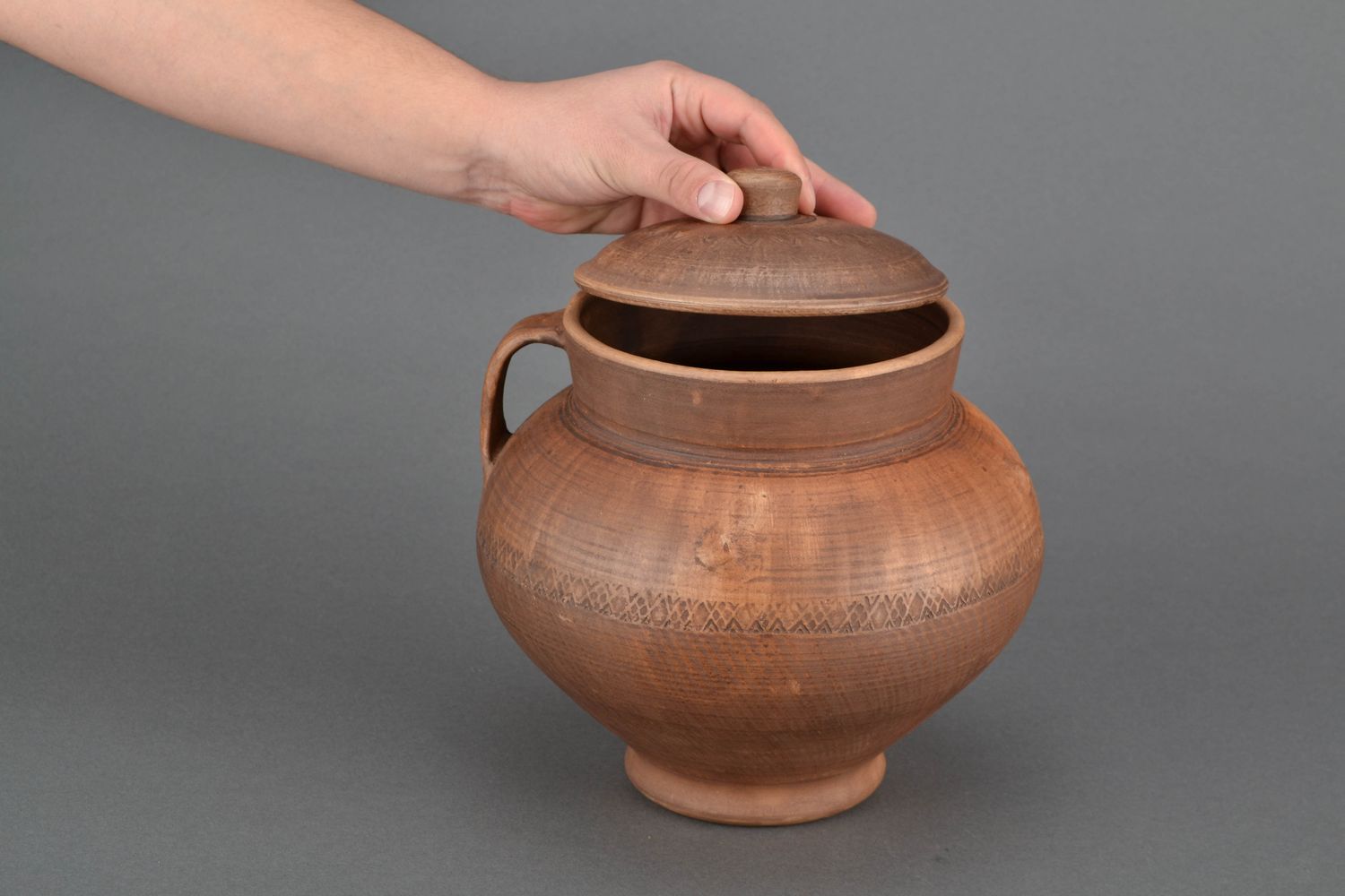 Handmade ceramic pot for baking 4 liters photo 2