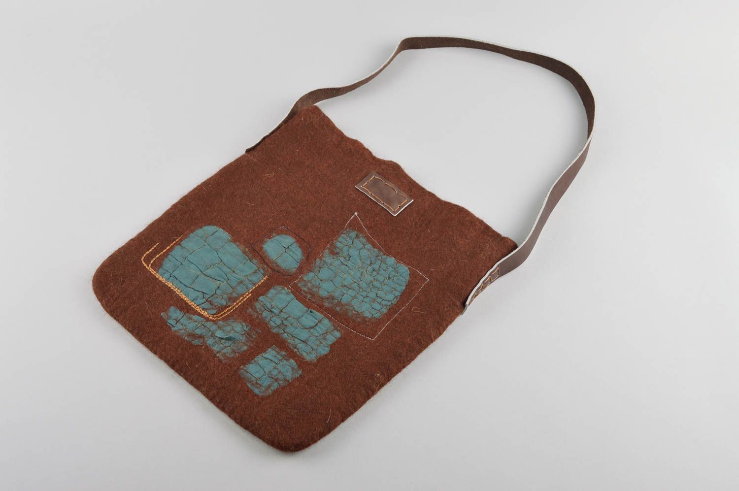 Сумка ручной работы женская сумка коричневая сумка валяние с кожаным ремешком фото 4