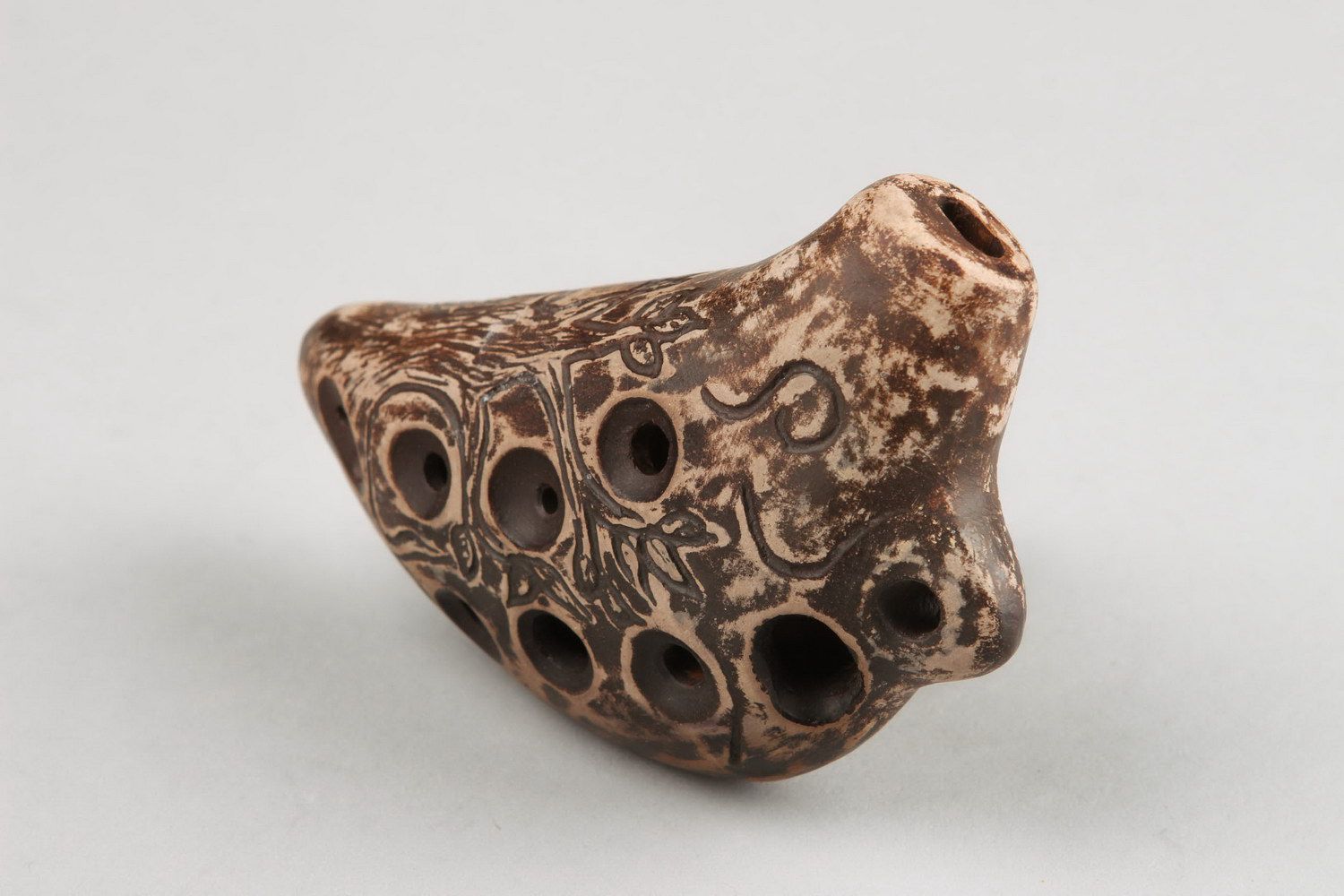 Ocarina, globular flute made of clay photo 4