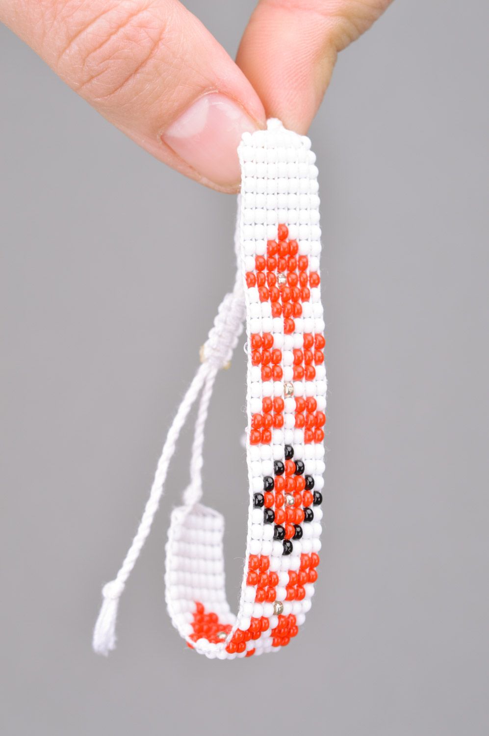 Handmade women's woven bead bracelet of white color with ornament photo 3