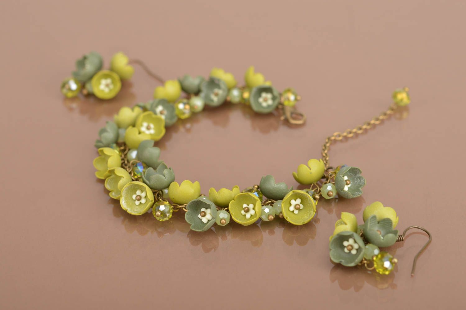 Handmade set of jewelry green cute accessories green earrings and bracelet photo 5