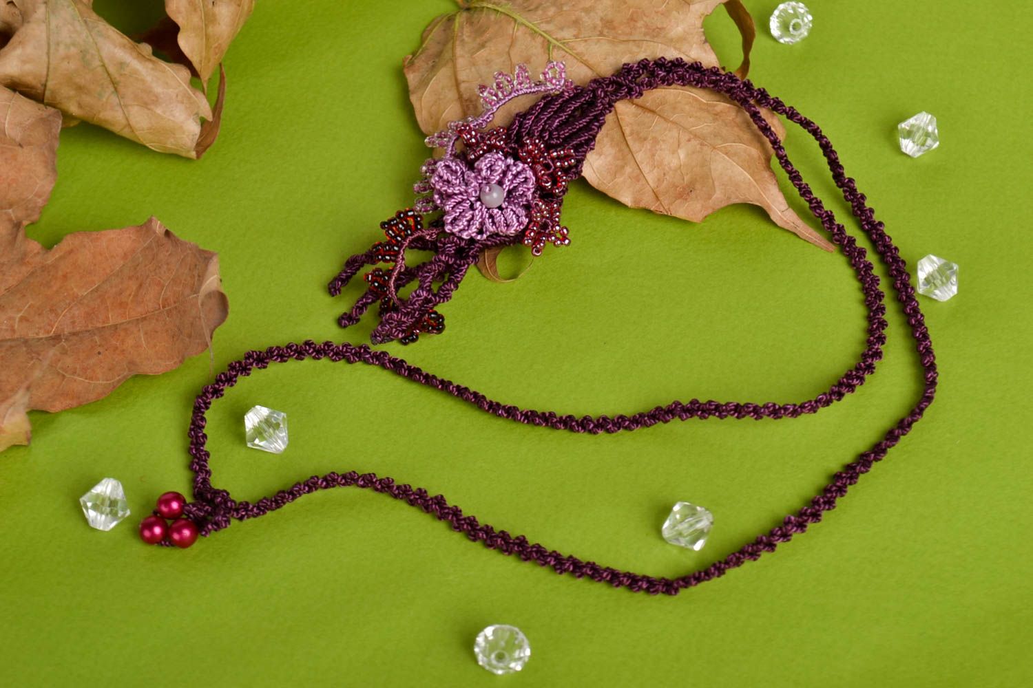 Колье из ниток подарок ручной работы фиолетовый модная бижутерия с цветами фото 1