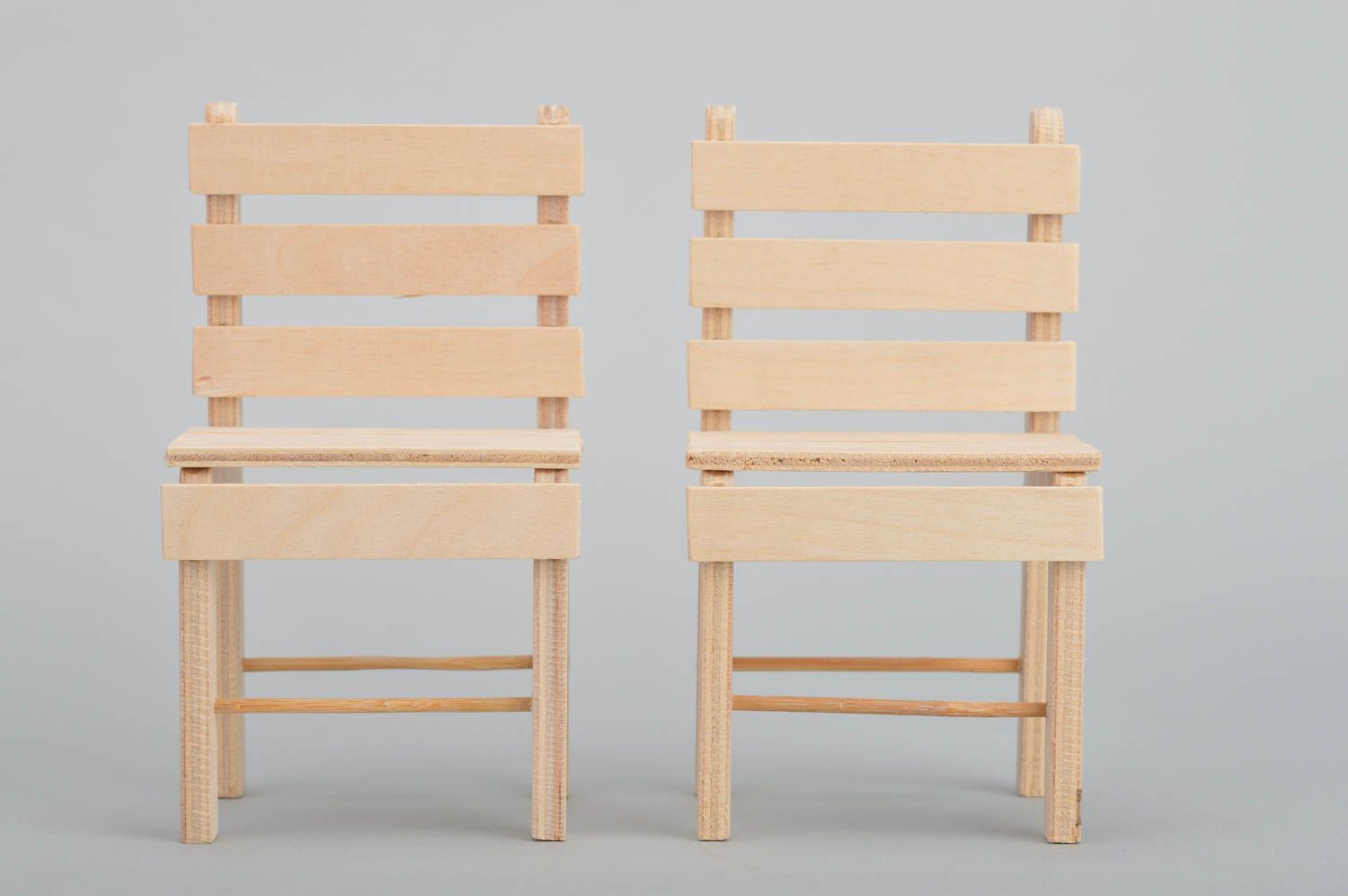 Ensemble de chaises en bois pour poupée faites main 2 pièces à partir de 3 ans photo 4