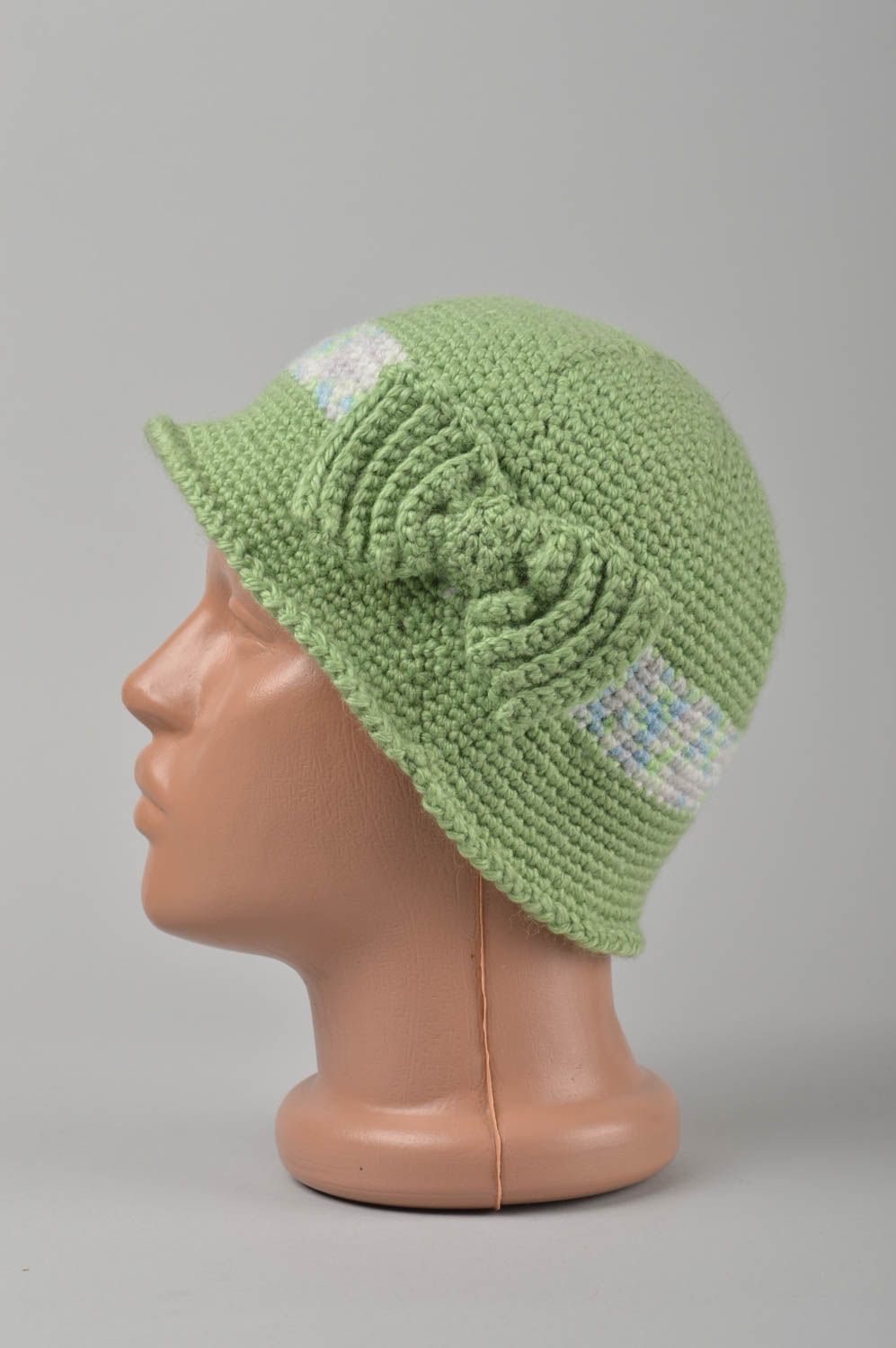 Bonnet tricot fait main Chapeau au crochet vert avec nœud Vêtement enfant photo 3
