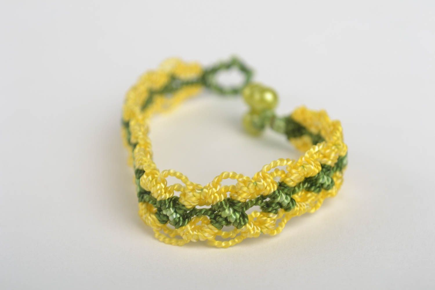 Bracelet textile Bijou fait main jaune vert fils macramé Accessoire femme photo 3