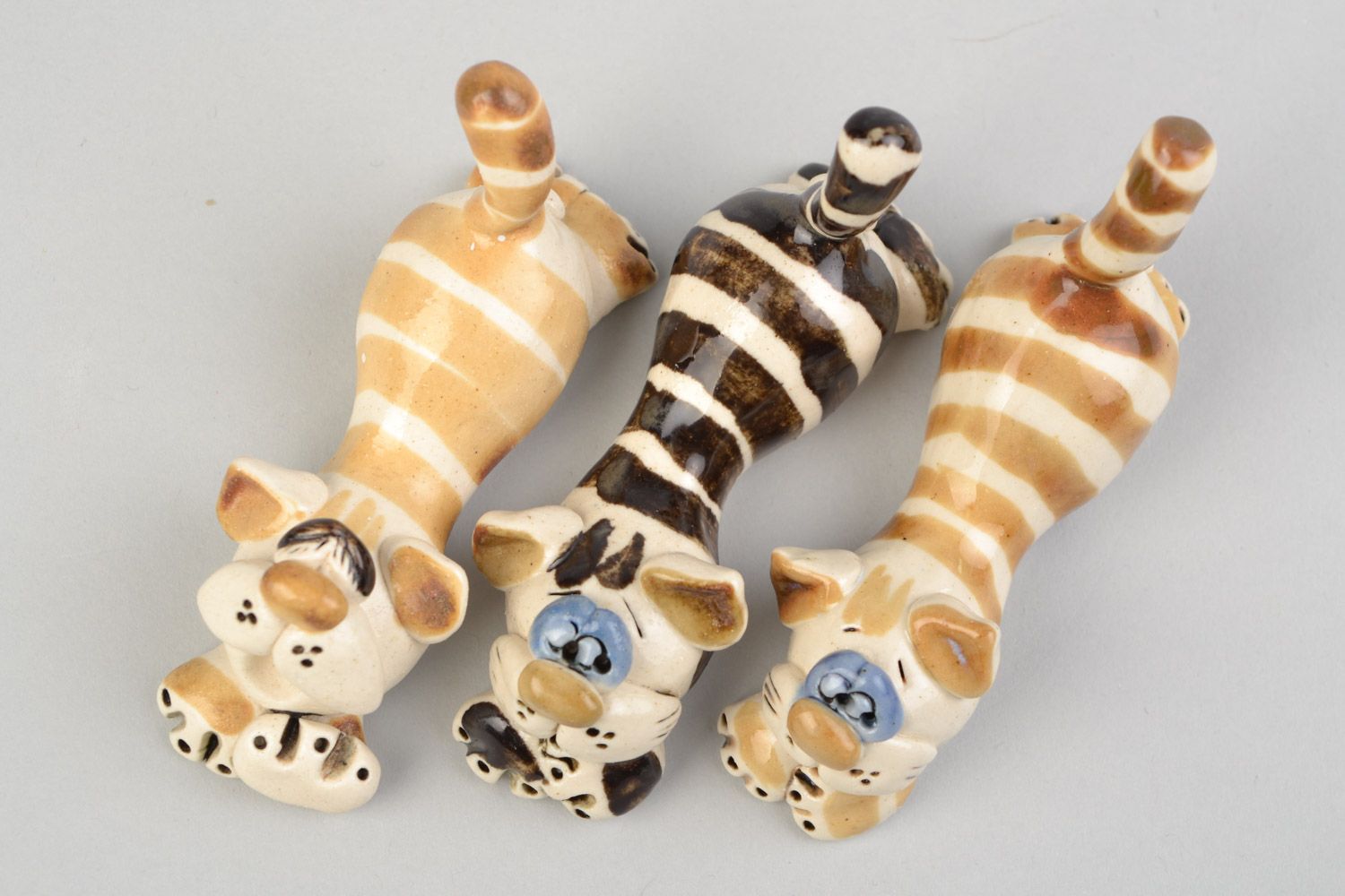 Set of 2 funny handmade ceramic figurines of striped cats painted with glaze photo 5