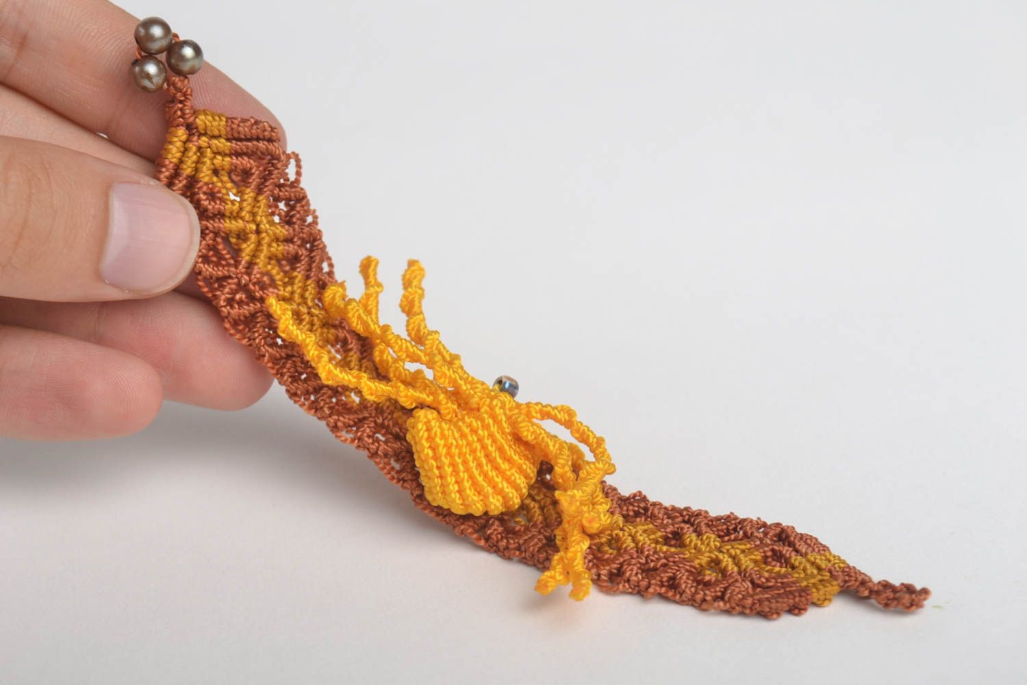 Broche jaune Bracelet fait main macramé design 2 pièces Cadeau pour femme photo 4