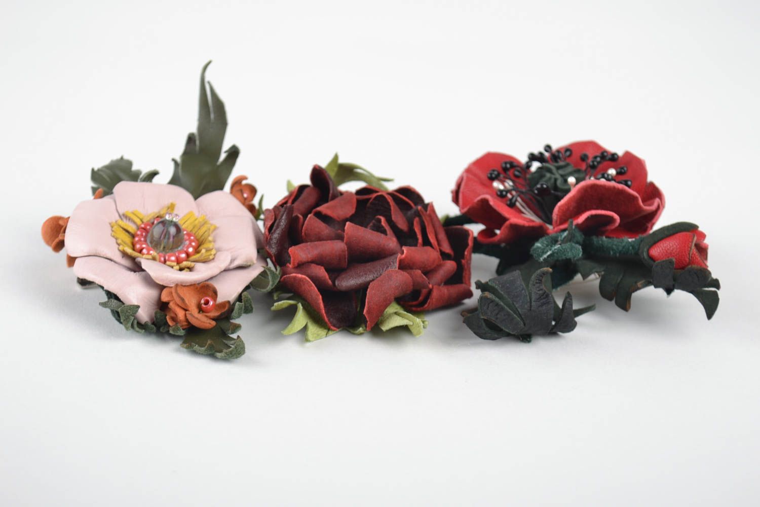 Брошки цветы кожаные аксессуары ручной работы украшения из натуральной кожи фото 5