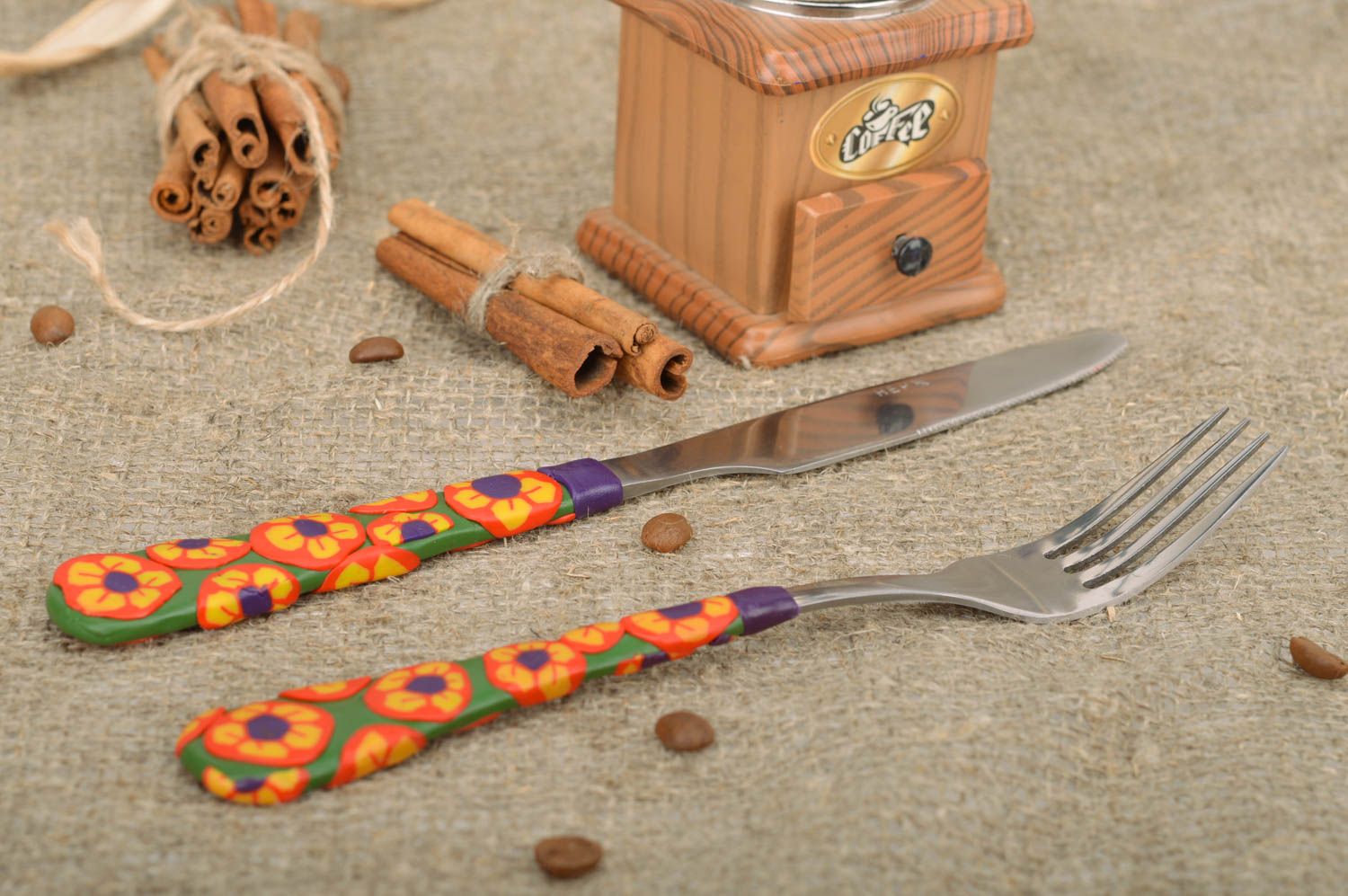 Couteau et fourchette faits main avec anses en pâte polymère ustensiles design photo 1