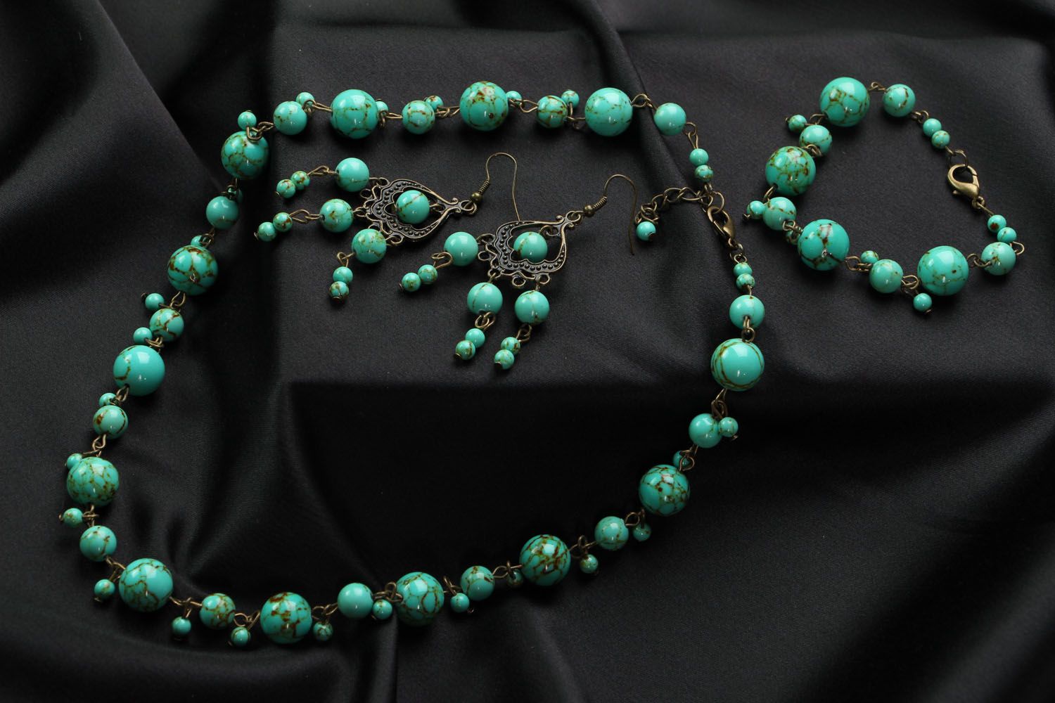 Bracciale collana e orecchini fatti a mano parure di gioielli accessori donna foto 1