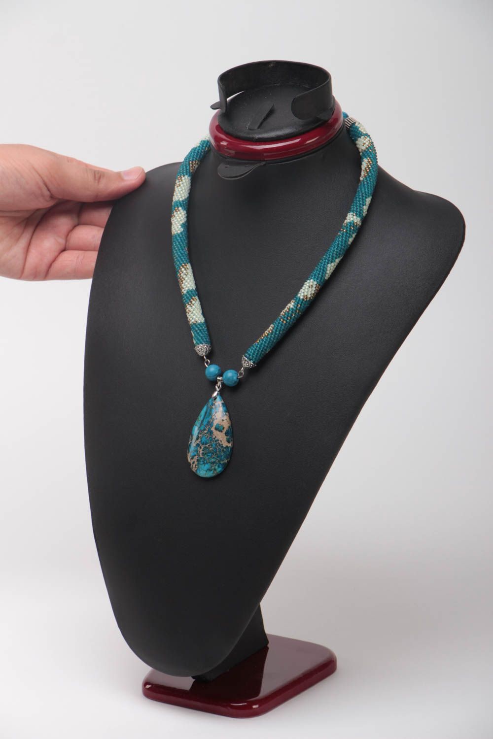 Collier spirale en perles de rocaille avec turquoise et variscite fait main photo 5