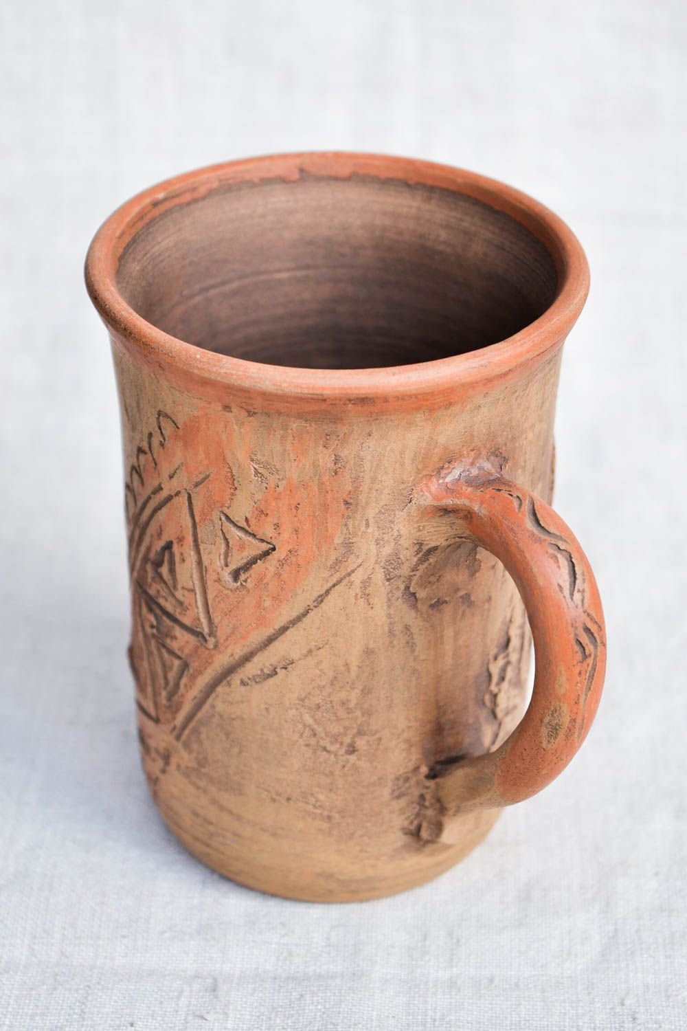 XL clay tall rustic style cup in brown and olive color with handle and triangle pattern photo 5
