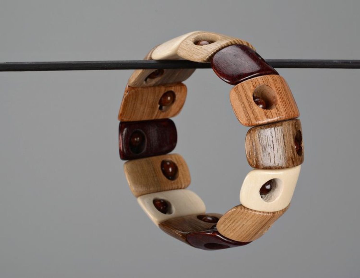Beautiful brown wrist bracelet with round beads photo 4