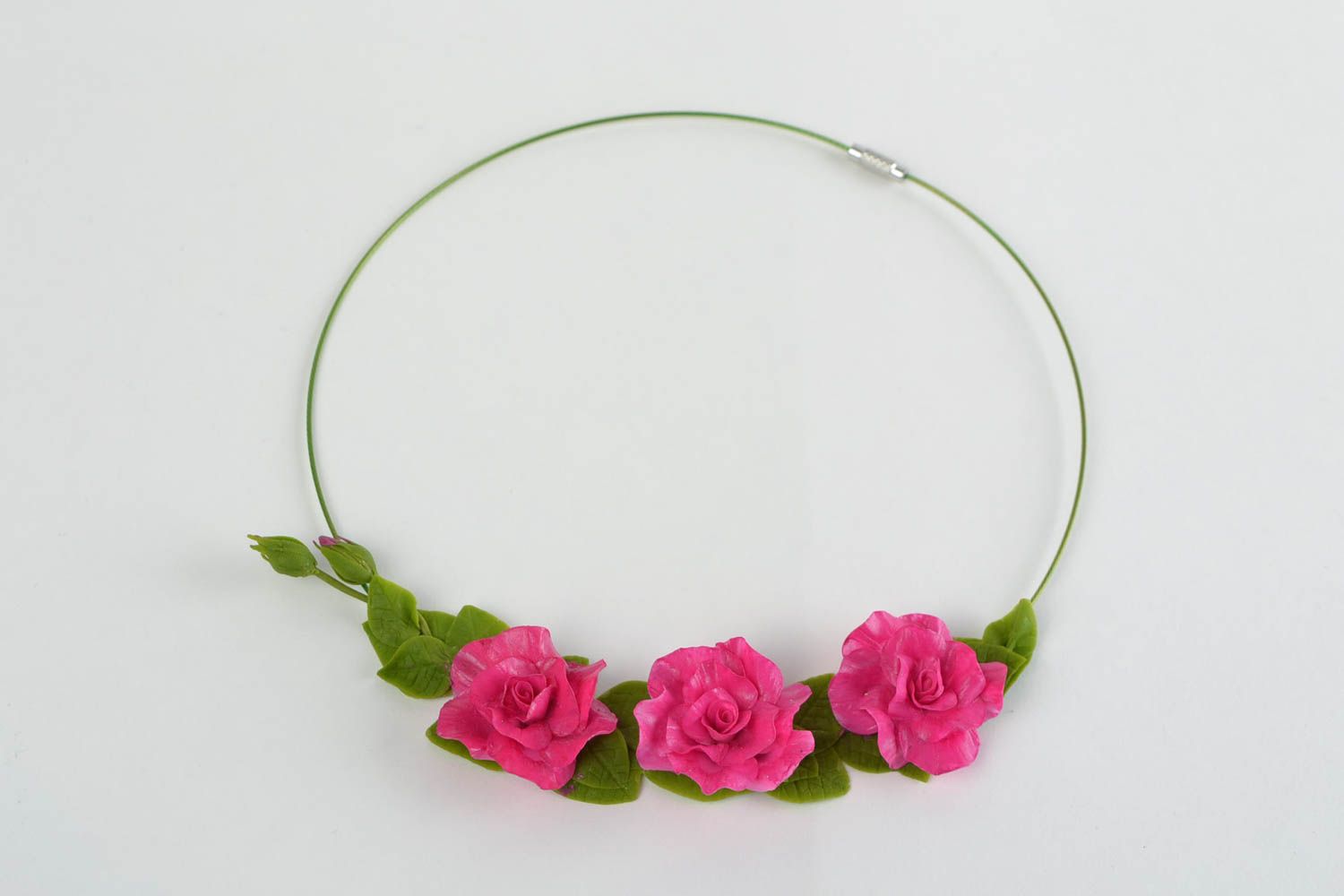 Elegant handmade cold porcelain flower necklace with pink roses photo 2