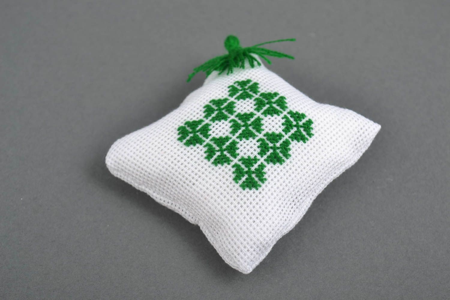 Handmade pin cushion sewing accessories embroidery supplies needle case  photo 4