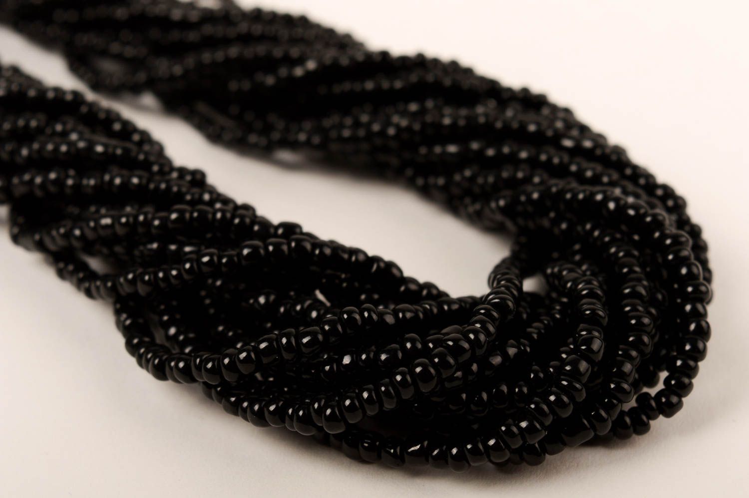 Collar de abalorios artesanal negro elegante regalo original bisutería de moda foto 4