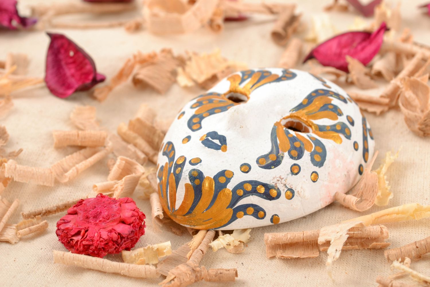 Aimant frigo masque décoratif en miniature fait main photo 2