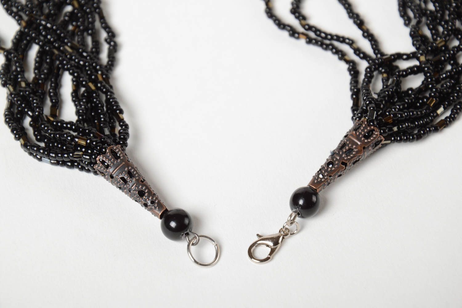 Collier multirang en perles de rocaille tchèques noir fait main long élégant photo 4