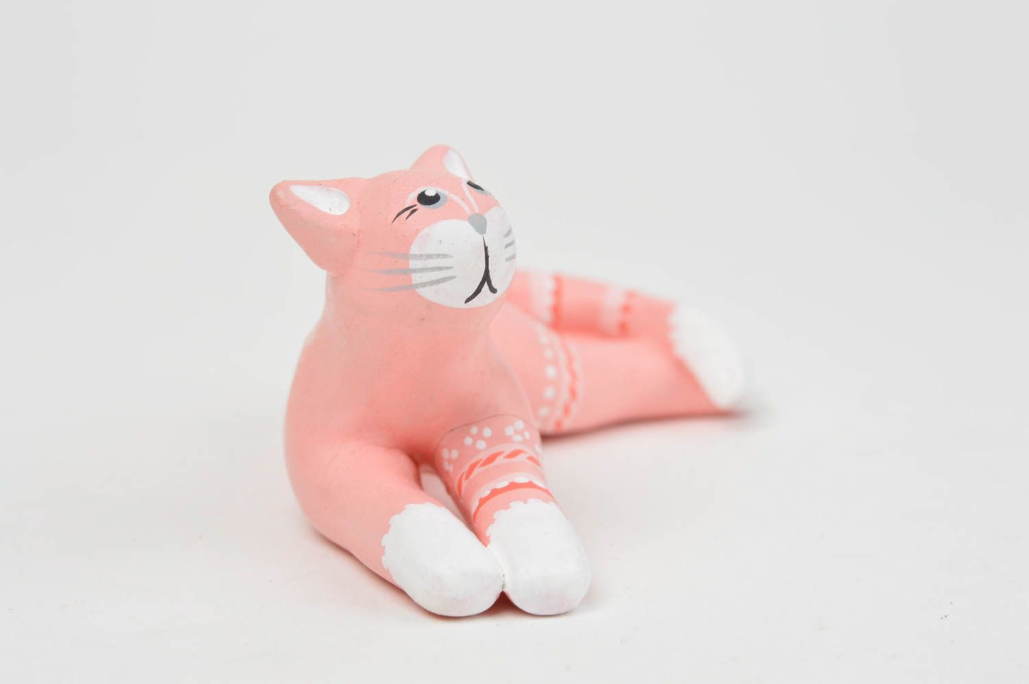 Расписная керамическая статуэтка из глины в виде розовой кошки ручная работа фото 3
