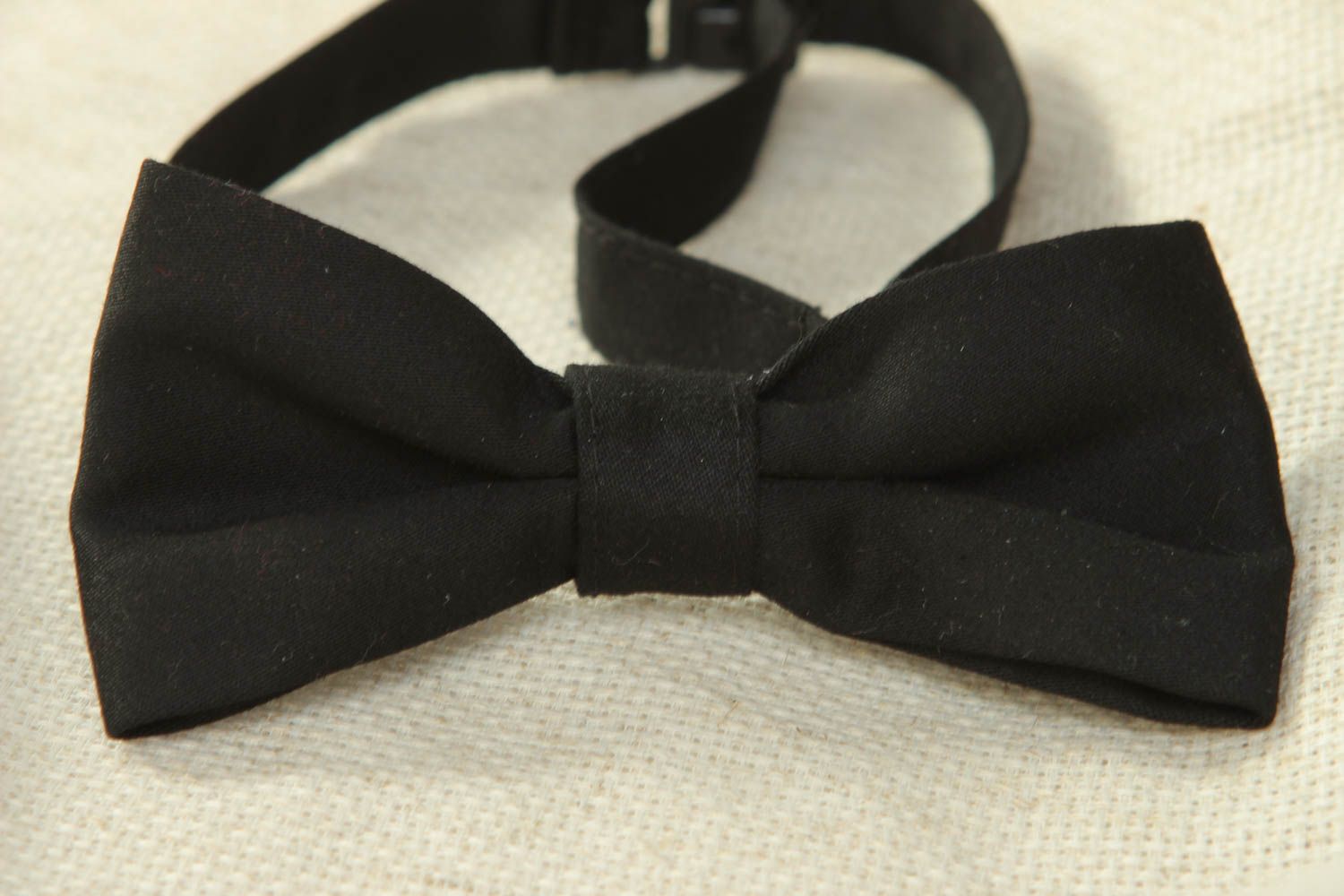 Classic bow tie made of woolen fabric photo 2