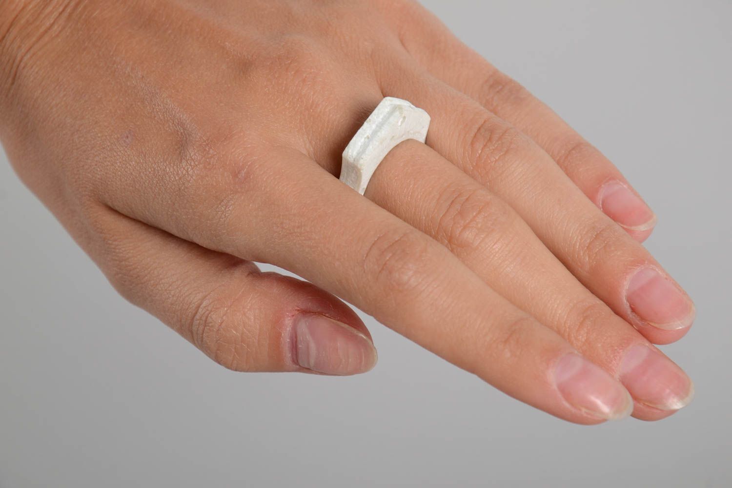 Кольцо ручной работы белое изящное кольцо из латуни женское кольцо модное фото 3