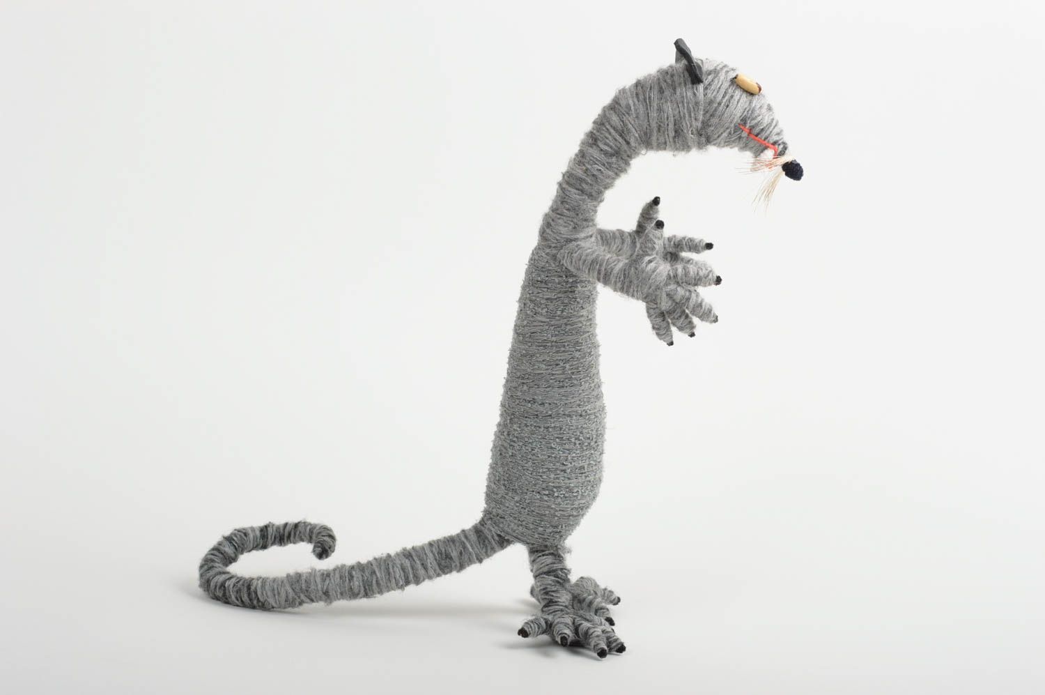 Игрушка крыса ручной работы игрушка животное авторская игрушка из ниток фото 2