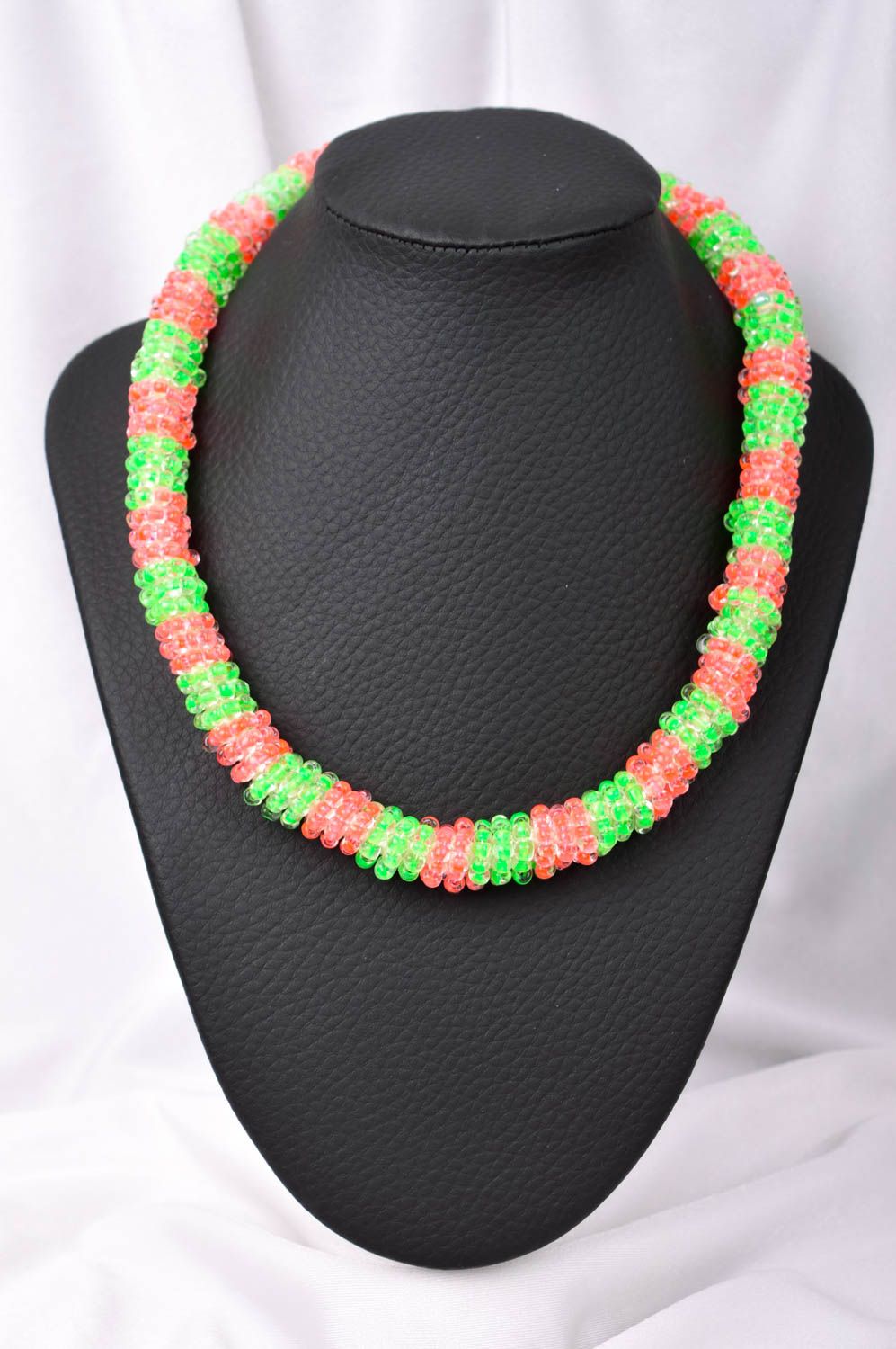 Halskette aus Rocailles handmade Frauen Accessoire schönes Collier für Frauen foto 1