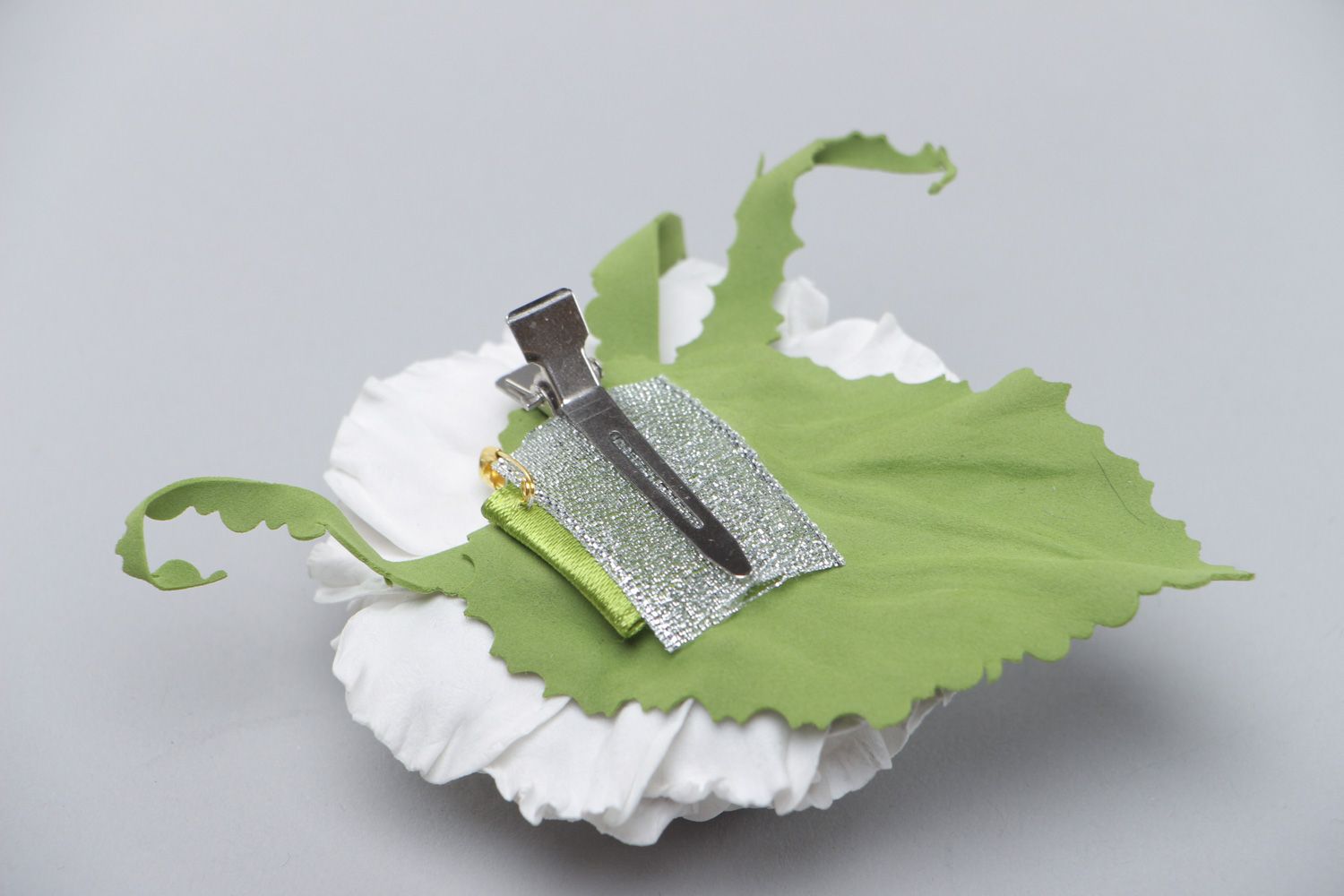 Beautiful handmade hair clip brooch with volume white foam flower for women photo 4