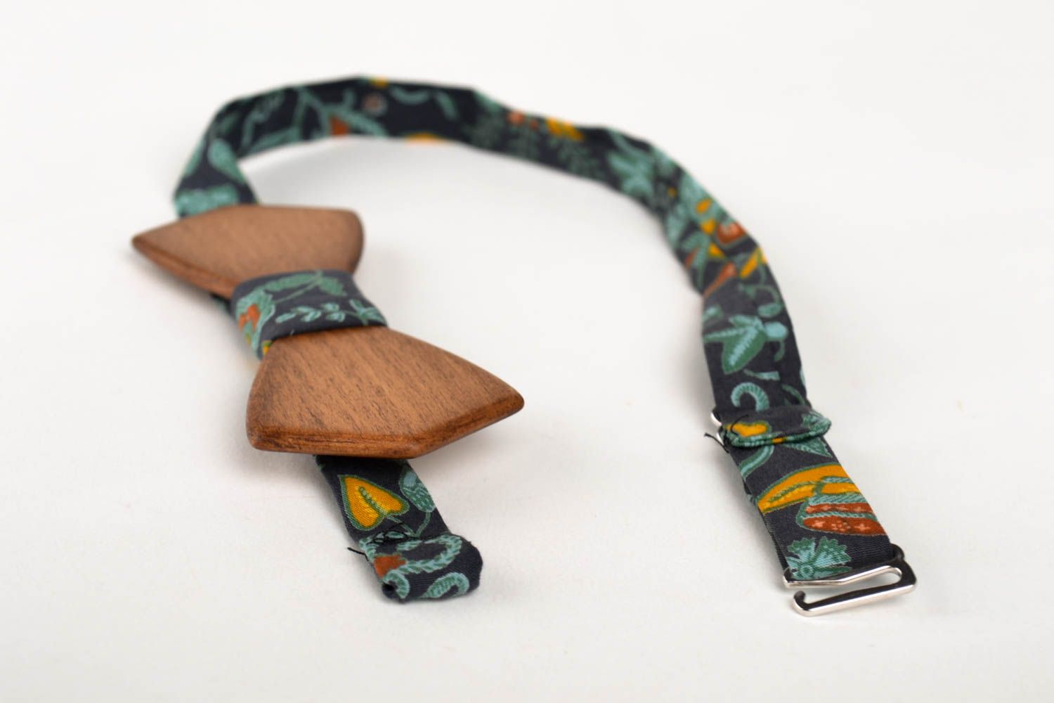 Cravatta a farfalla in legno fatta a mano papillon uomo accessorio artigianale foto 4