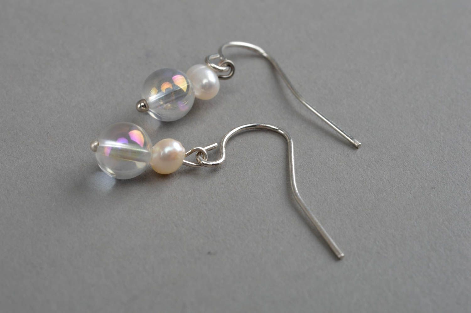 Boucles d'oreilles en perles d'eau douce et quartz faites main délicates photo 3