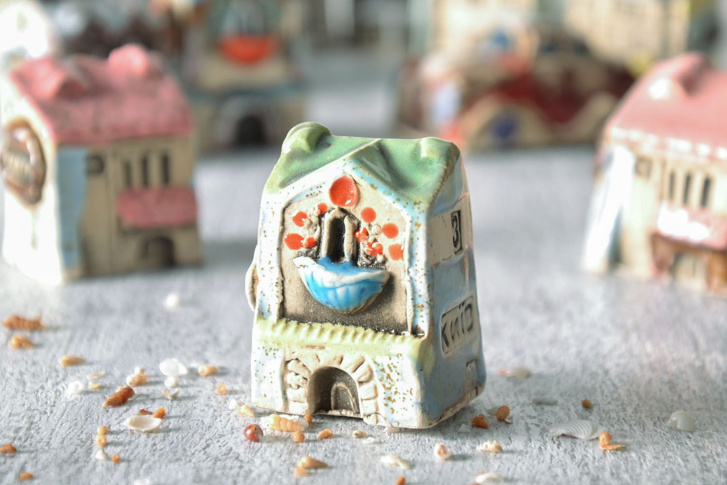 Ceramic figurine Little House photo 1