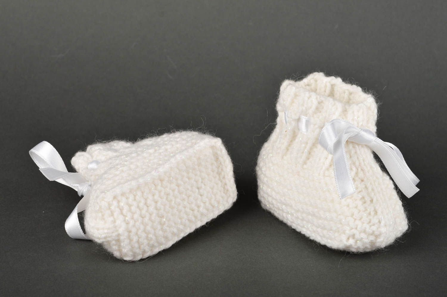 Chaussons tricotés faits main Chaussures bébé blancs originaux Vêtement bébé photo 5
