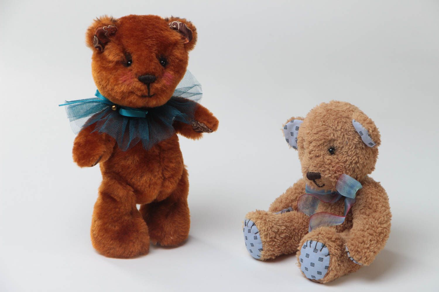 Мягкие игрушки медведи из ткани ручной работы набор 2 штуки детские красивые фото 2