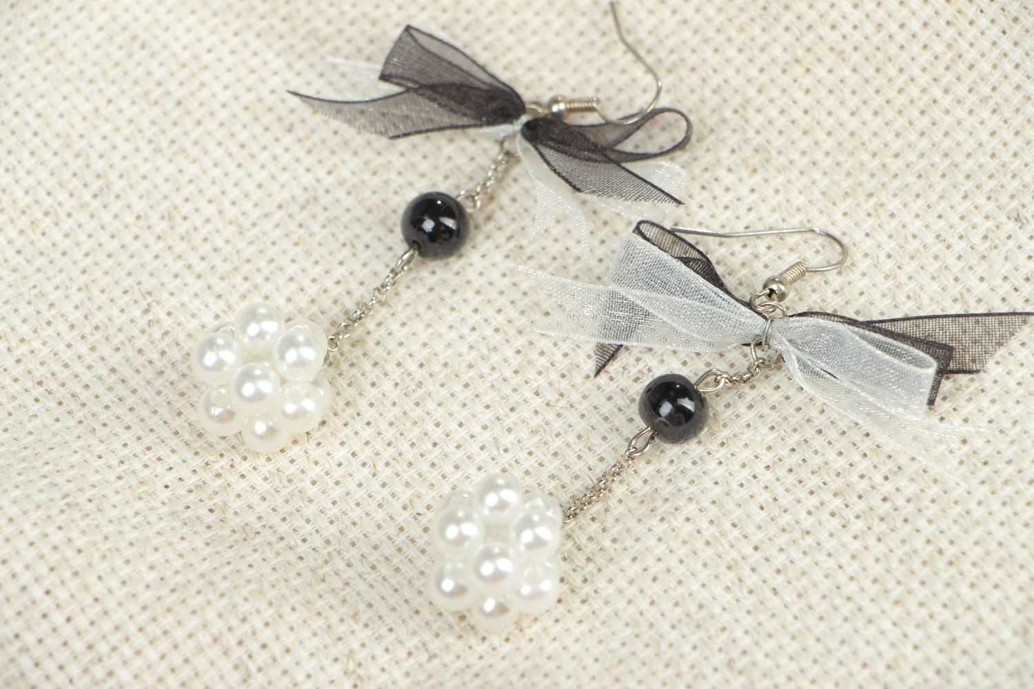 Boucles d'oreilles de perles fantaisie avec pendeloques photo 4