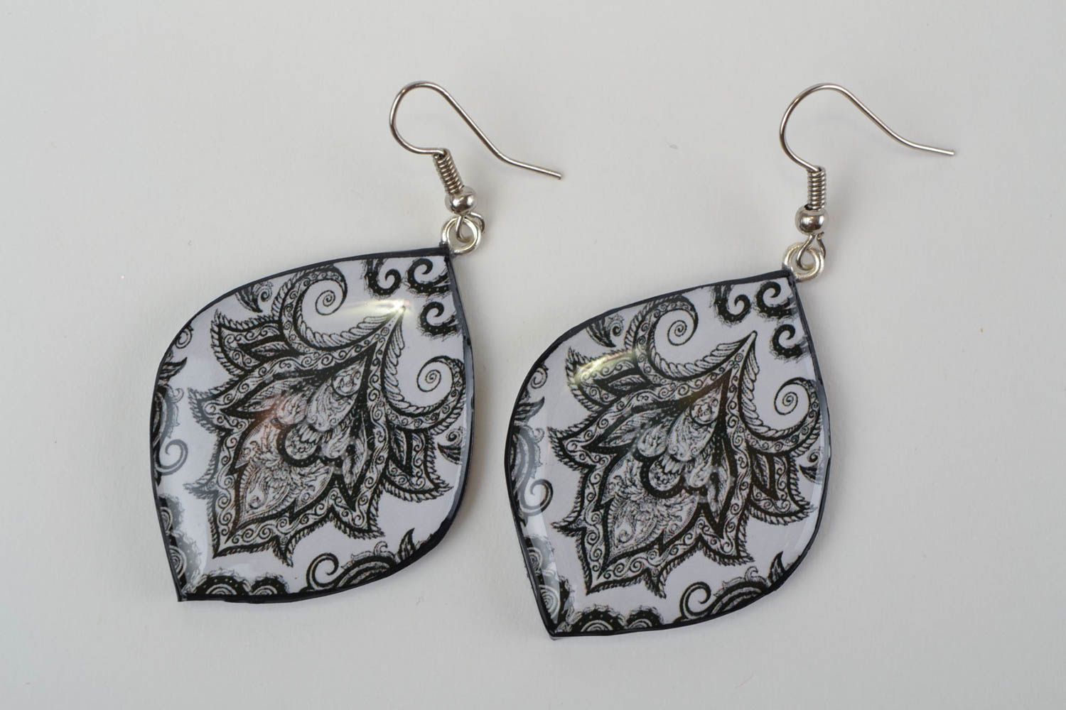 Handmade polymer clay decoupage earrings with black and white floral pattern photo 5