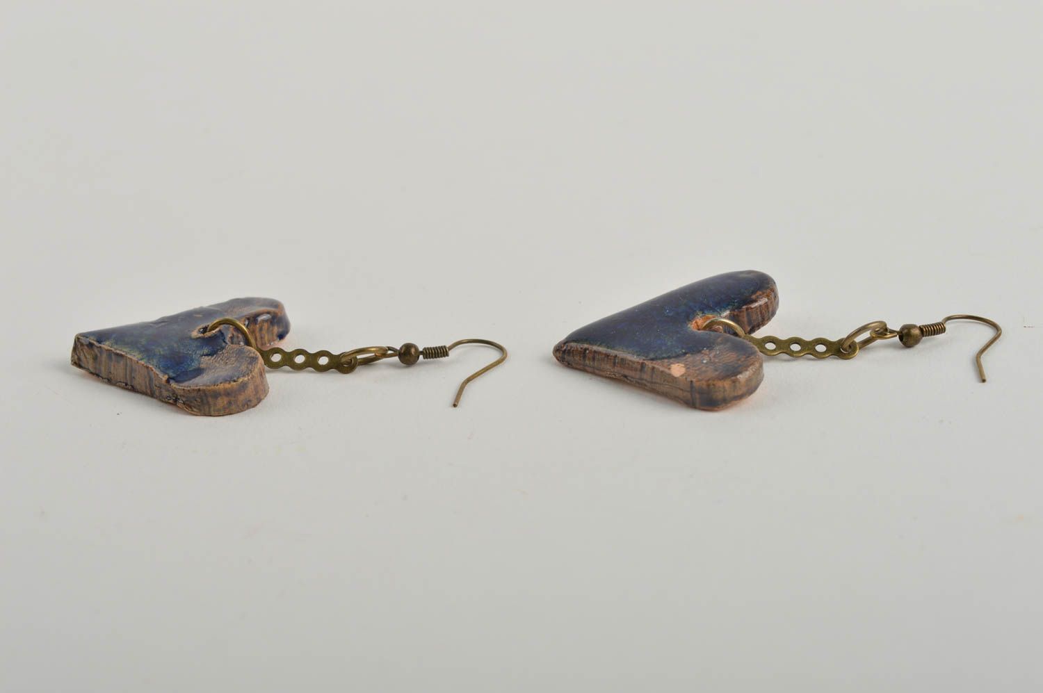 Boucles d'oreilles céramique Bijou fait main pendantes coeurs bleus Cadeau femme photo 5