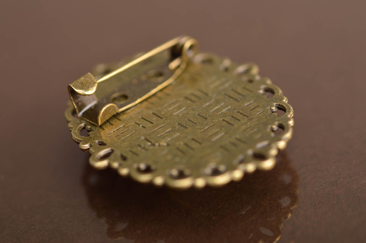 Broche en métal avec nénuphar faite main ovale vintage accessoire original photo 4