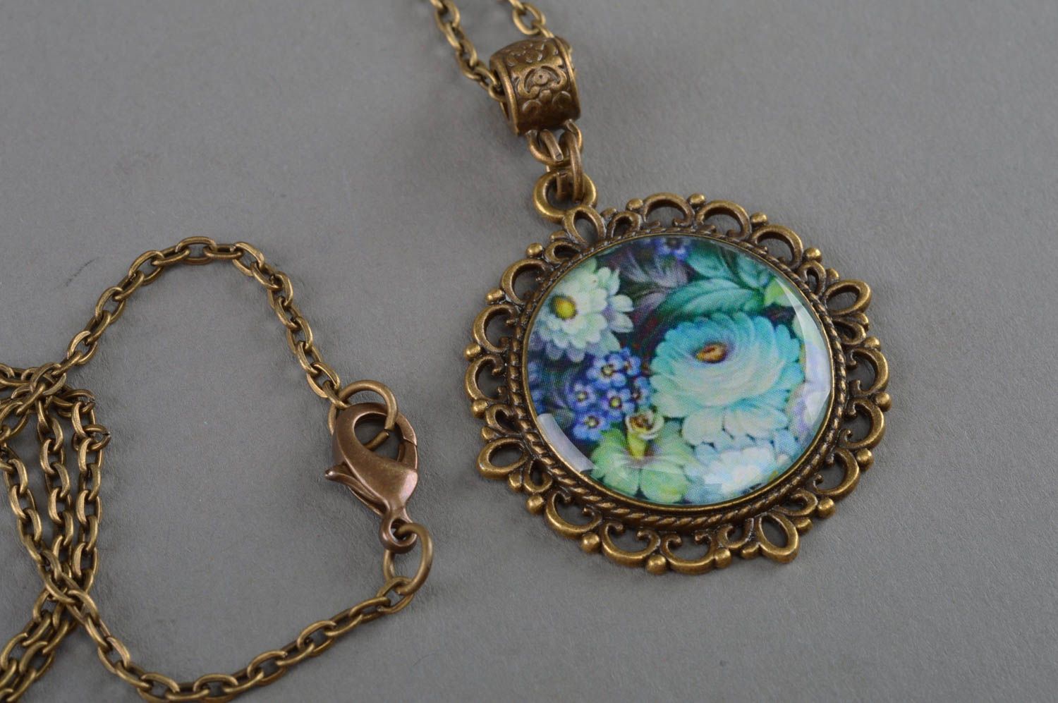 Handmade round decoupage epoxy resin neck pendant in vintage style with chain photo 2