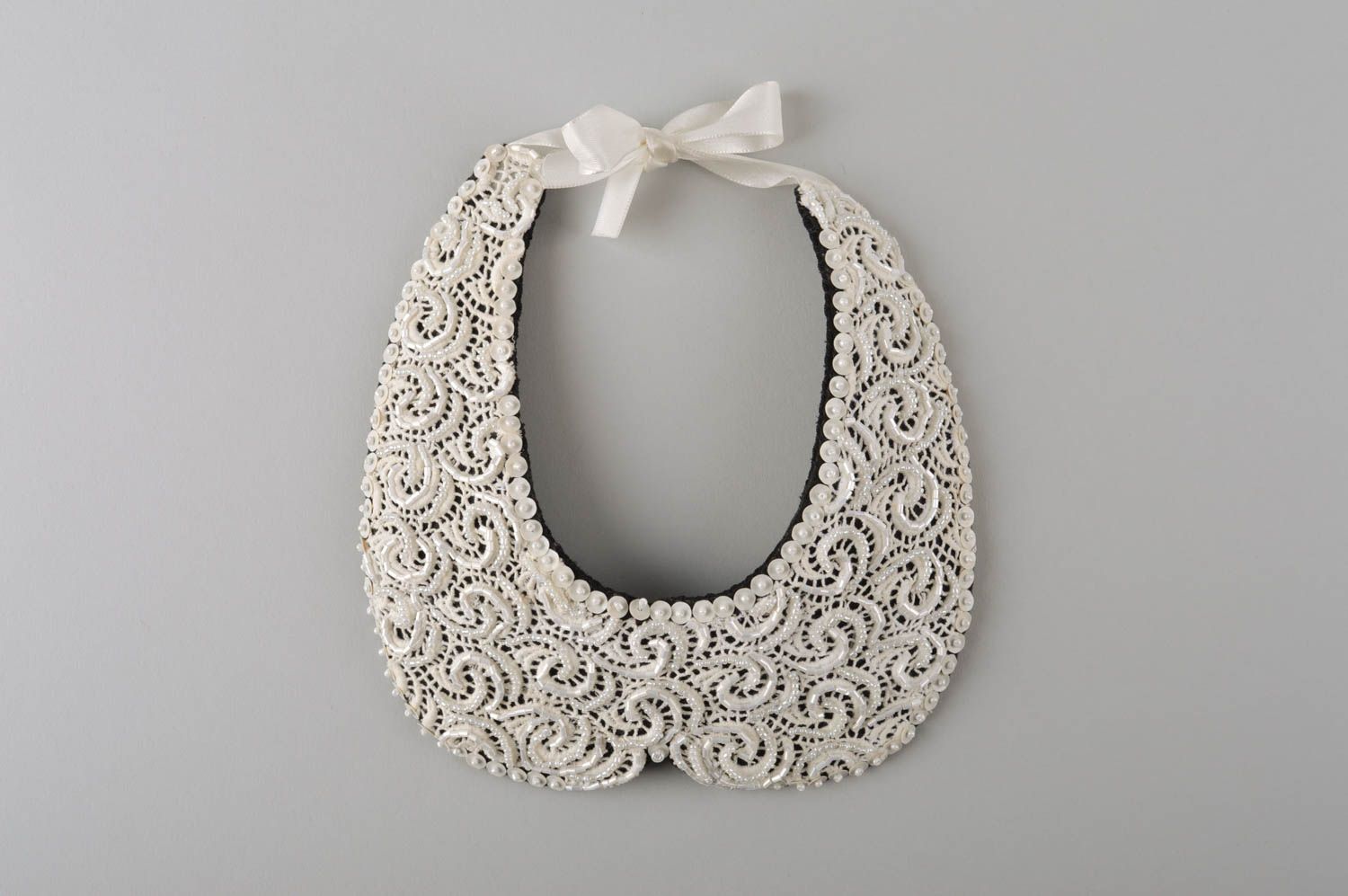 Gros collier Bijou fait main blanc design élégant Cadeau femme original photo 2