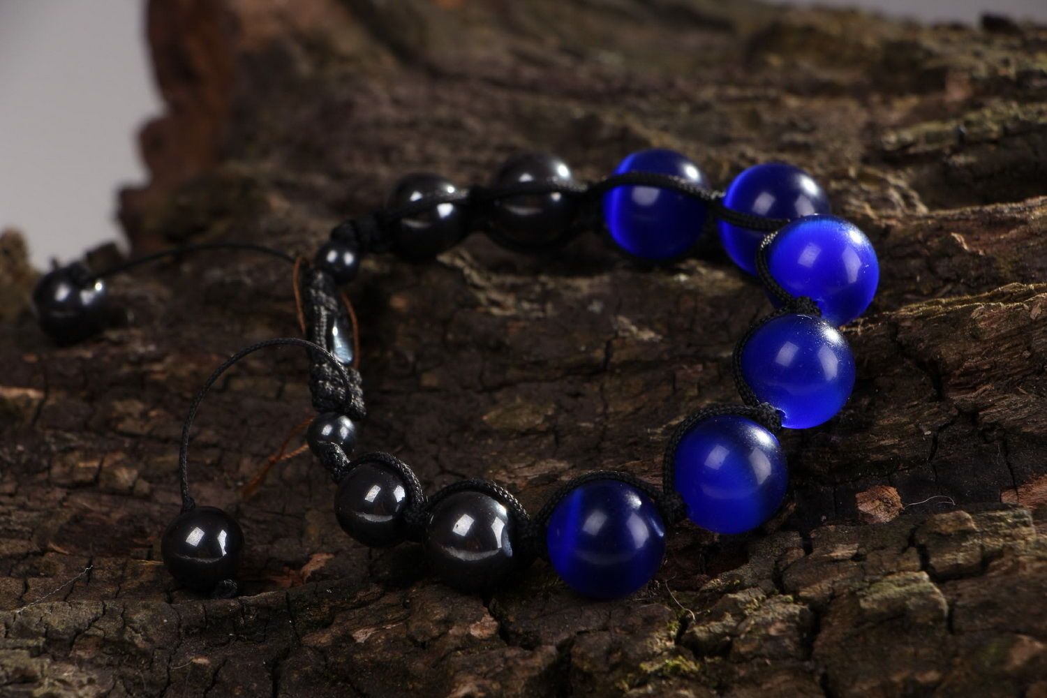 Bracelet en perles œil de chat bleues et hématite photo 1
